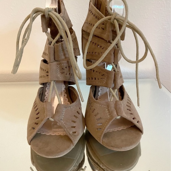 Wild Diva - Peep Toe Lace Up Heel/Sandal - Picture 4 of 7